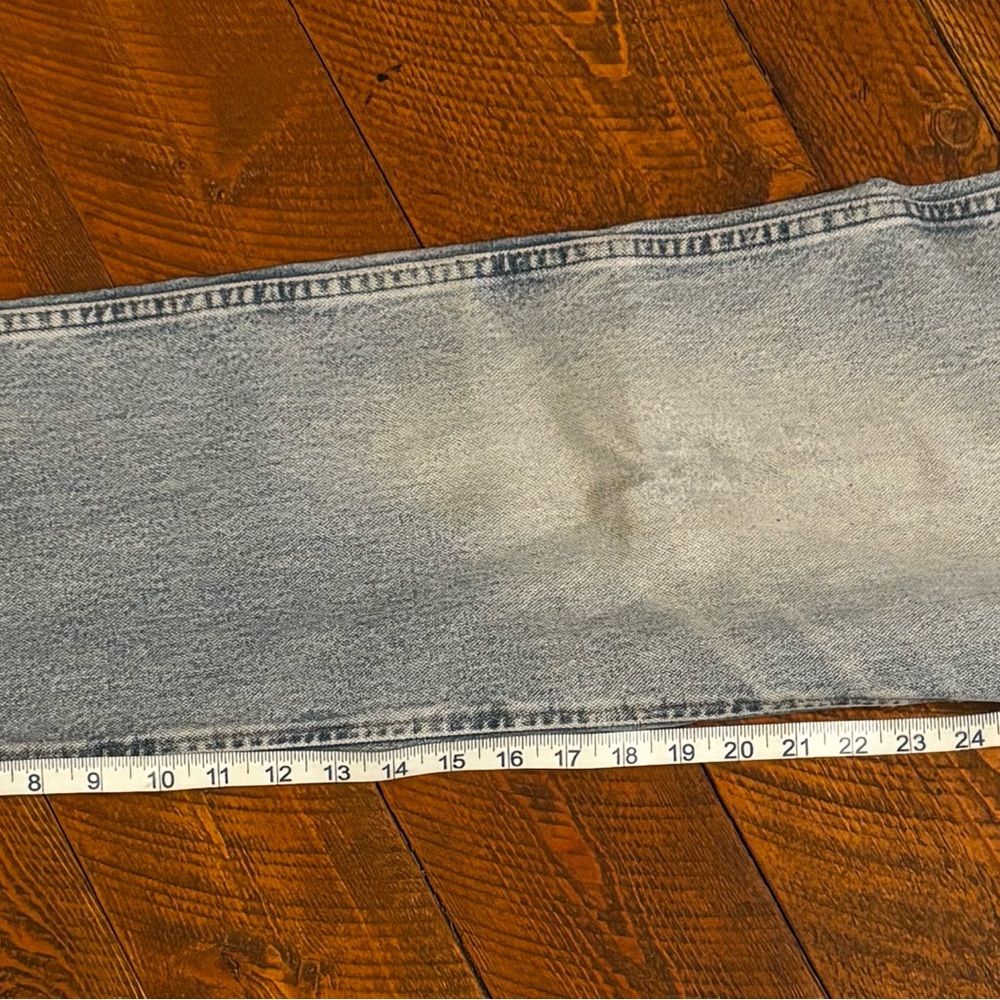 Classic Light Blue Distressed Men's Wrangler Jeans - Picture 8 of 8